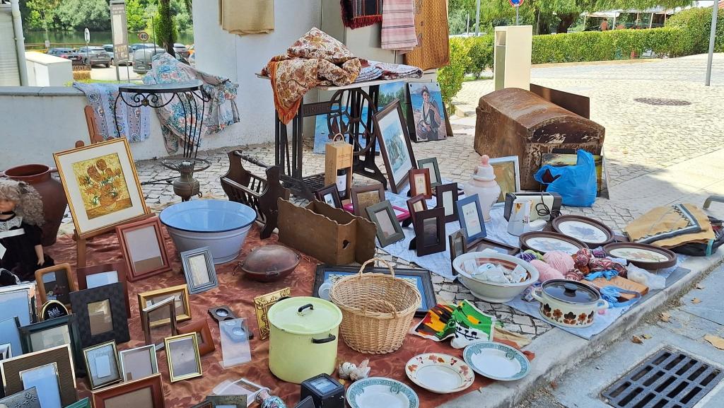 Feira de Antiguidades e Velharias